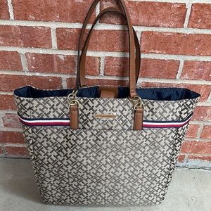 Tommy Hilfiger Signature Jacquard Textile Khaki Tan/Chestnut Combo XL Tote